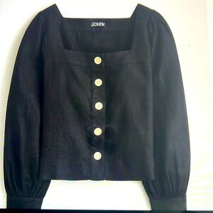 Squareneck button-up top in linen.